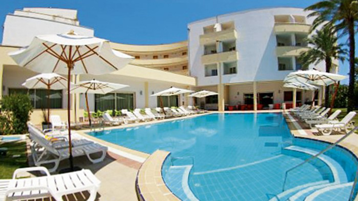 Oro Hotel Piscina
